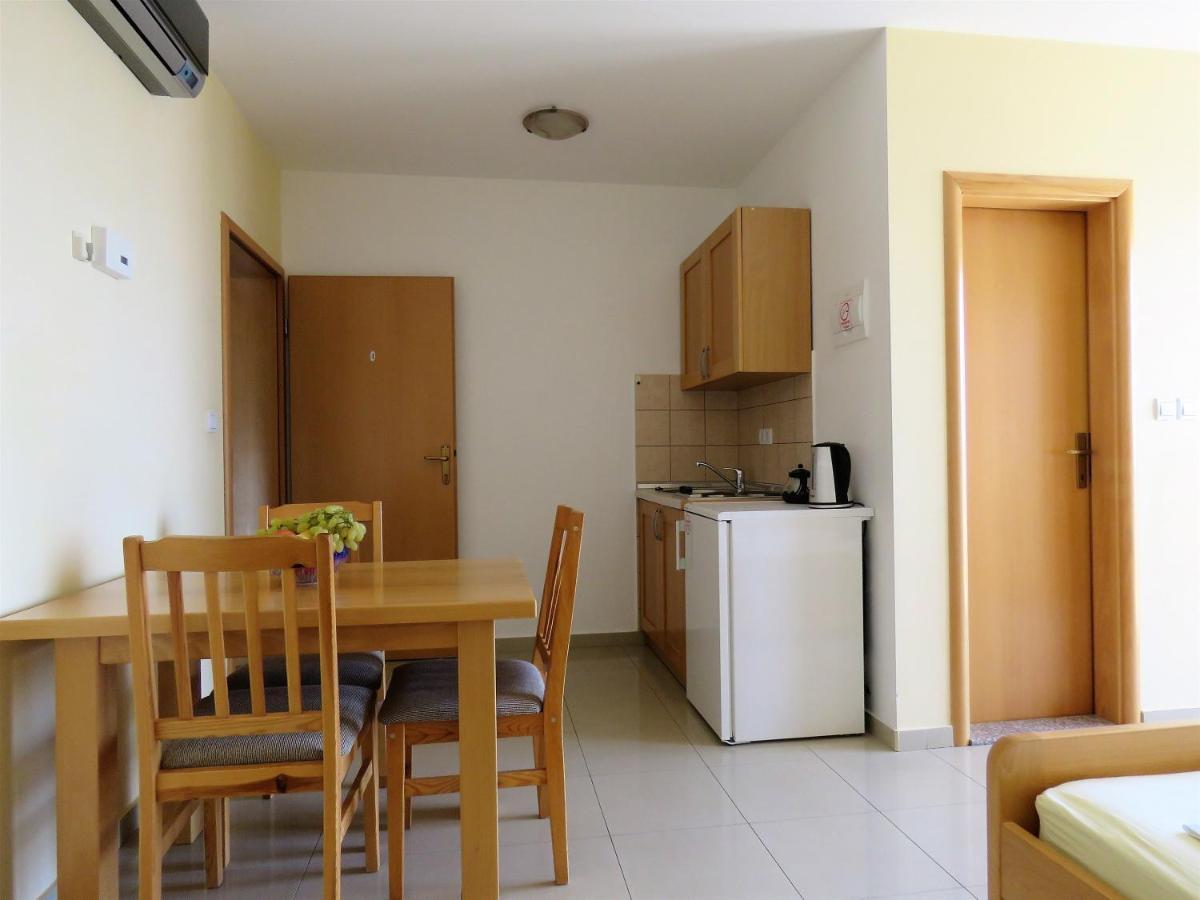 Apartments Kojan Omiš Zewnętrze zdjęcie