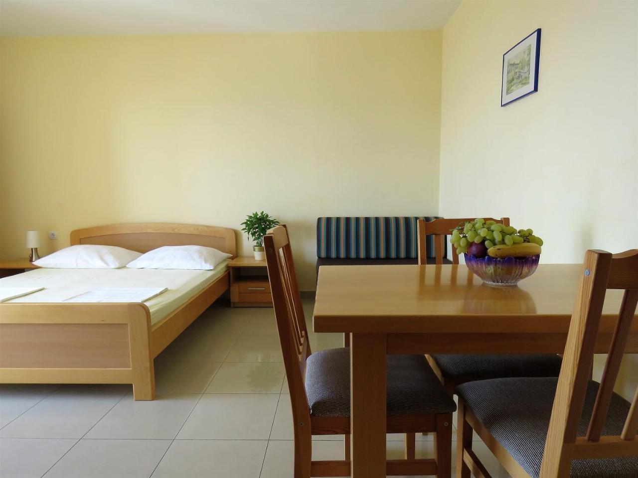 Apartments Kojan Omiš Zewnętrze zdjęcie